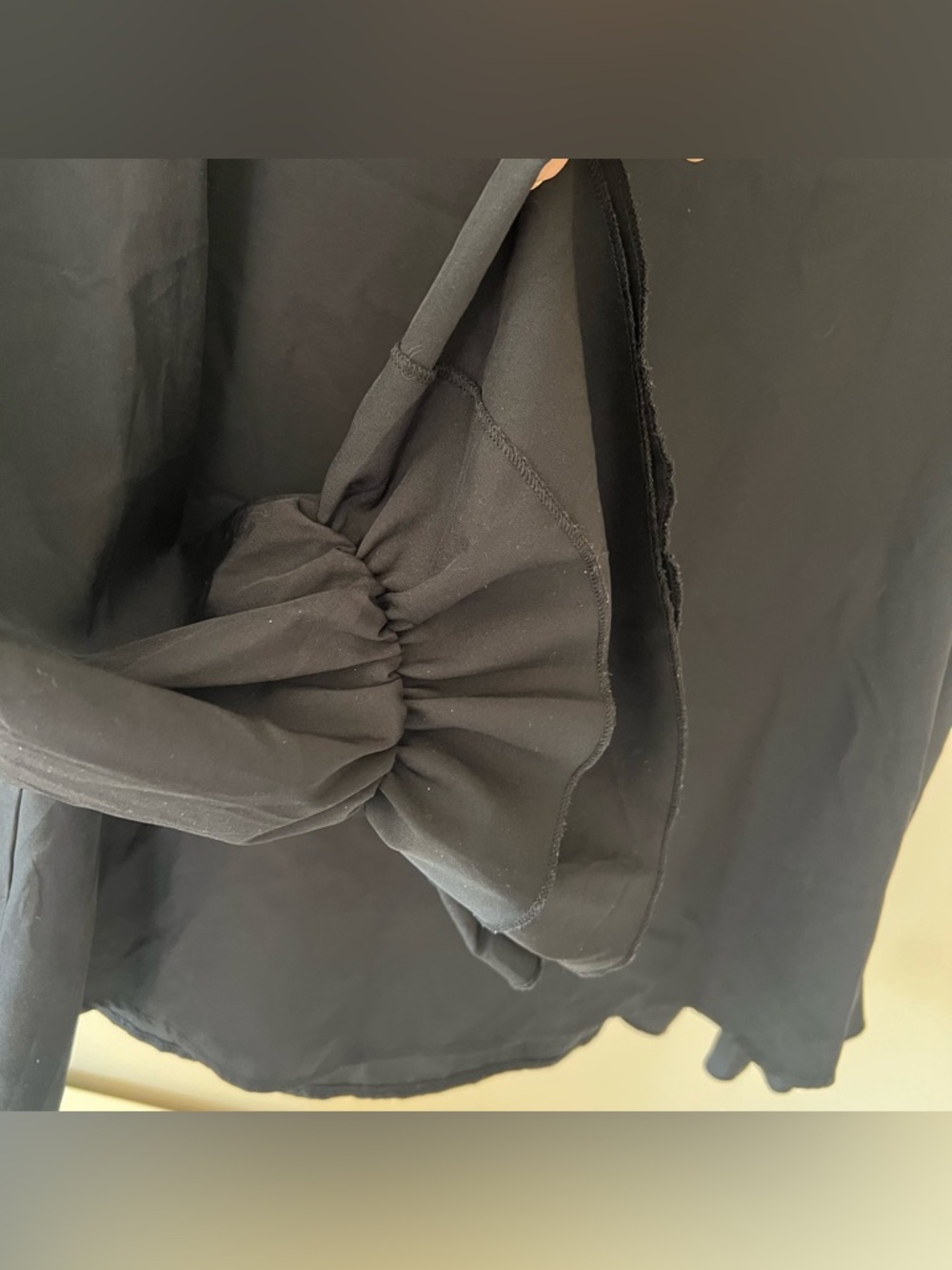 blouse - Picture 2 of 4